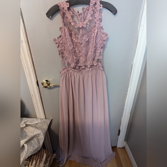 Formal dress, prom or Bride's made or just to wear out to a nice place - Picture 3 of 4